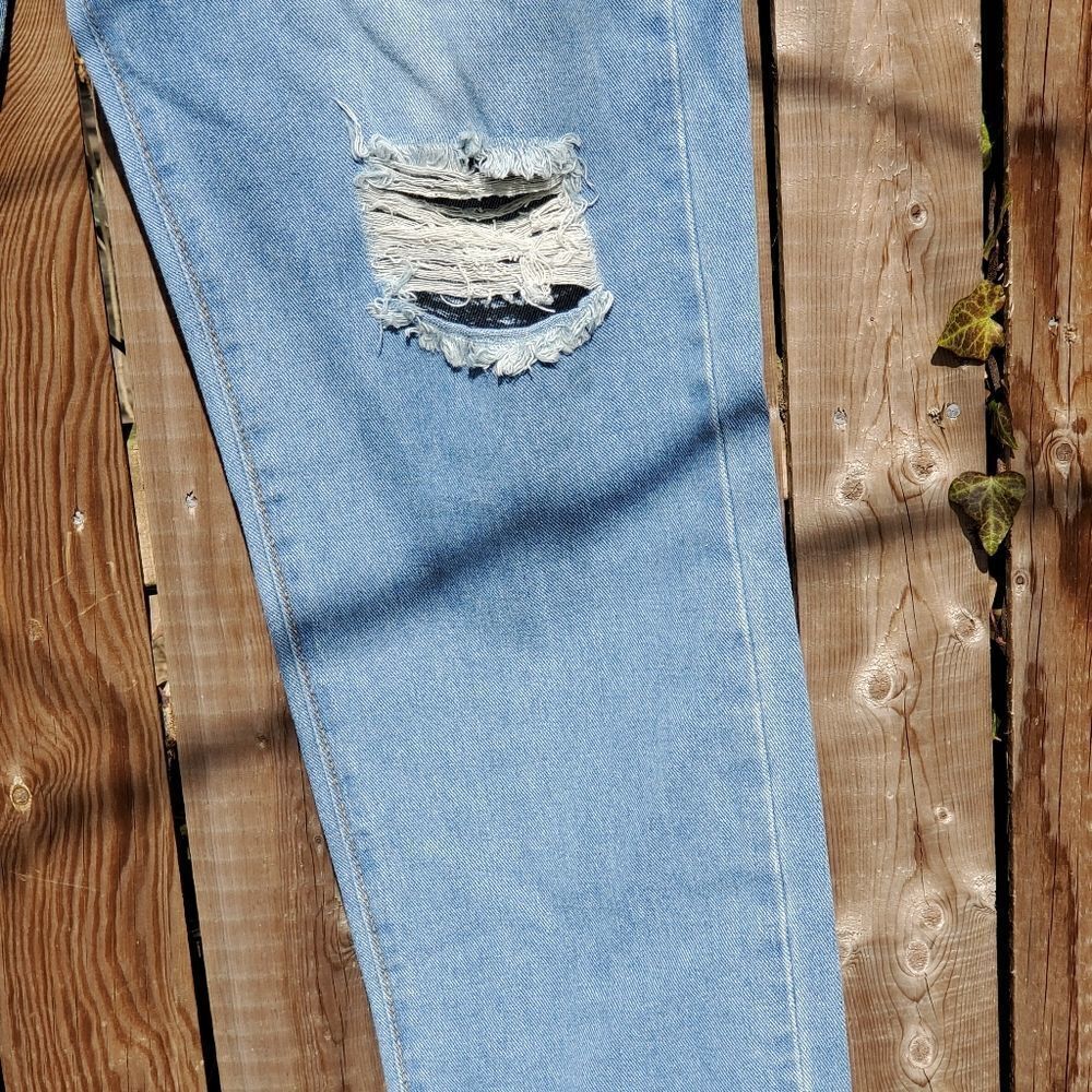 Jeans Above the Ankle - Picture 10 of 10